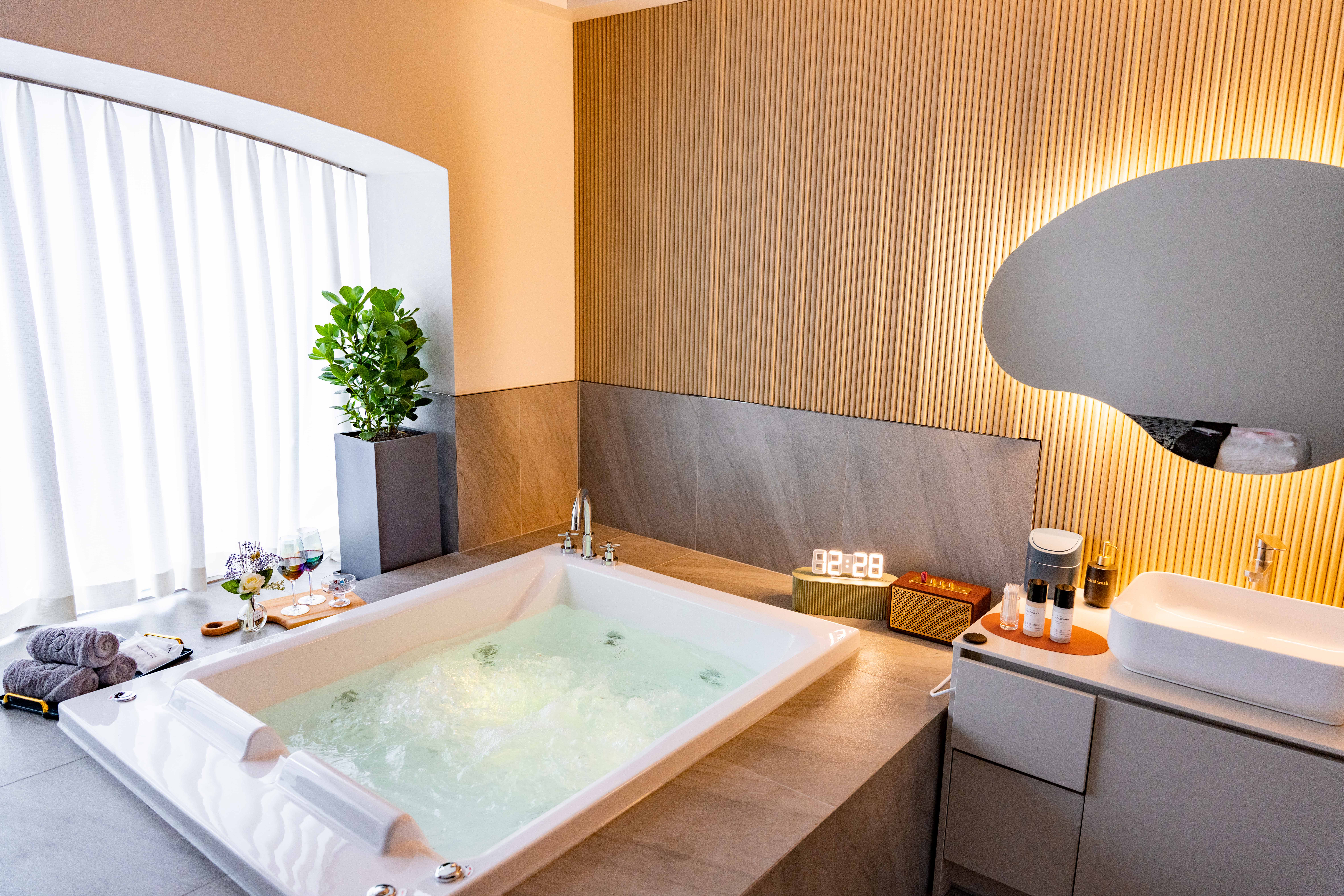 강남 [VOCSPA] ❤️페이보장❤️초건전❤️스웨, 아로마, 피부 관리 테라피스트 구인합니다^^ㅣ강남 마사지구인 #1